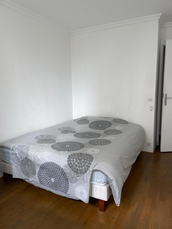 Petit Nid Douillet Chez L'Habitant Apartment Bois-Colombes Екстериор снимка